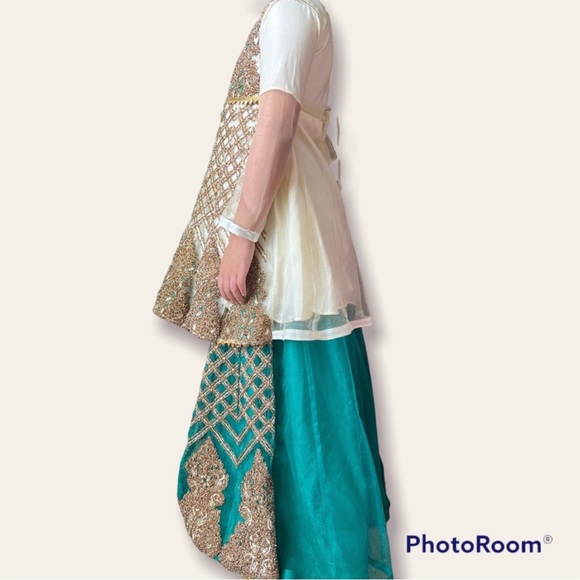 Pakistani 2 pcs Girls Luxurious Designer Lengha - Picture 2 of 3